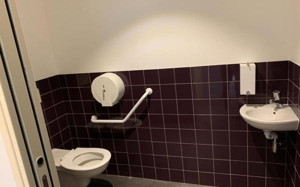 Immeuble à louer    1 pièce •  Aire-sur-l'Adour