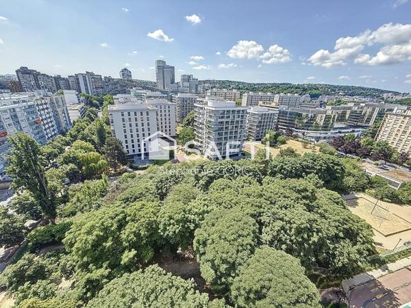STUDIO AVEC BALCON - DERNIER ETAGE - VUE DÉGAGÉE
