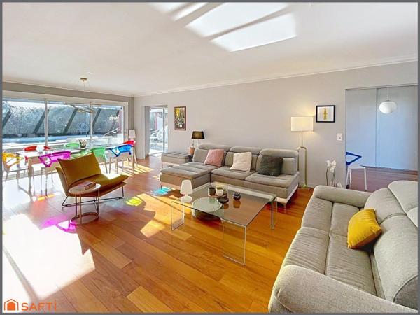 Magnifique maison rénovée et agrandie avec gout, 5 chambres, 3 sdb, terrasse, piscine et jardin clos.