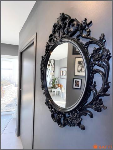 Magnifique maison rénovée et agrandie avec gout, 5 chambres, 3 sdb, terrasse, piscine et jardin clos.