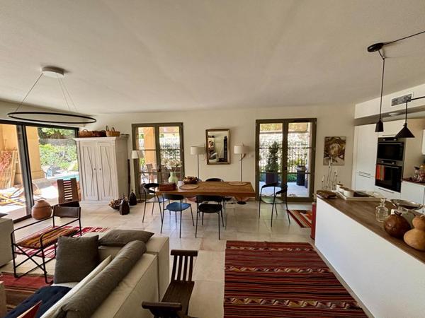 Exclusivité : Appartement  de standing avec  jardin et bassin