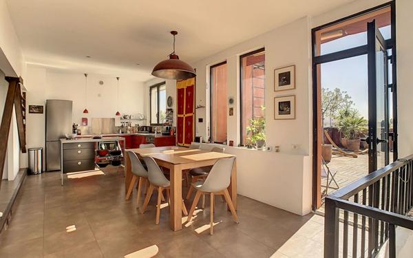 Appartement à vendre    5 pièces • 211 m2 Avignon