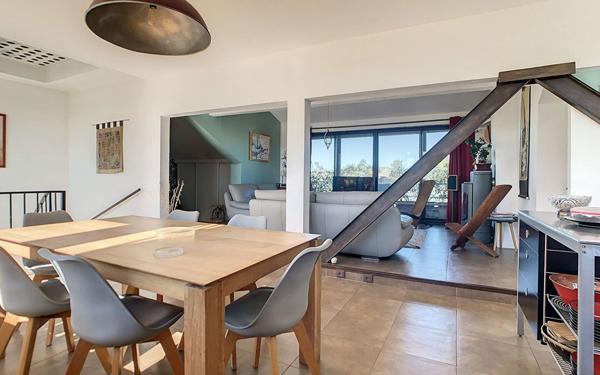 Appartement à vendre    5 pièces • 211 m2 Avignon