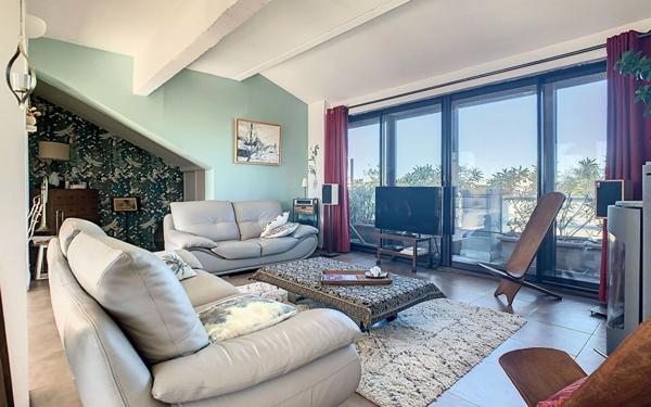 Appartement à vendre    5 pièces • 211 m2 Avignon