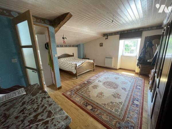 BIEN ATYPIQUE - RARE - MOULIN RENOVE - QUATRE CHAMBRES - 1 HECTARE - 265M² HABITABLES 