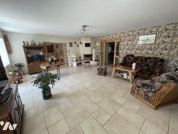 BIEN ATYPIQUE - RARE - MOULIN RENOVE - QUATRE CHAMBRES - 1 HECTARE - 265M² HABITABLES 