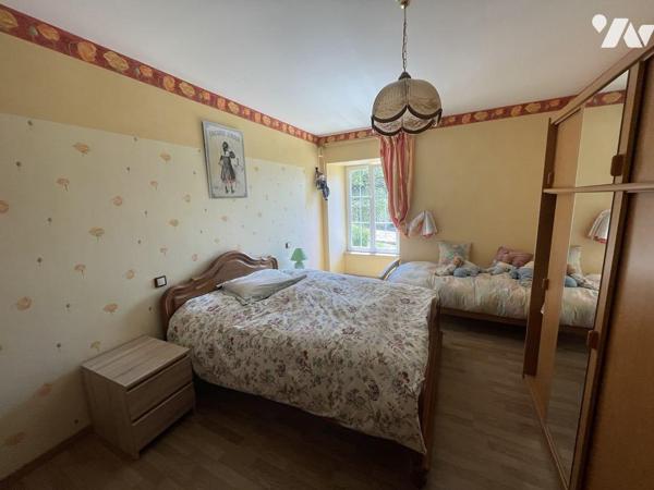 BIEN ATYPIQUE - RARE - MOULIN RENOVE - QUATRE CHAMBRES - 1 HECTARE - 265M² HABITABLES 