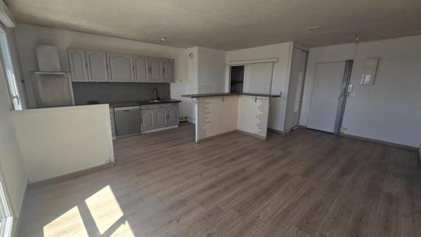 93270 SEVRAN  - Appartement 2 pièces 55.02 m² - Balcon- Dernier étage