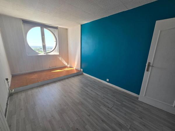 93270 SEVRAN  - Appartement 2 pièces 55.02 m² - Balcon- Dernier étage