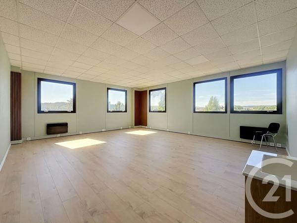 à vendre  68,20 m 2   ST CLEMENT  - 89