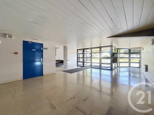 à vendre  68,20 m 2   ST CLEMENT  - 89