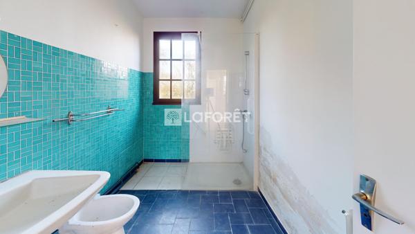 Achat maison Villefranche-d'Allier - 8 pièce(s) - 224 m² - 189 000 €