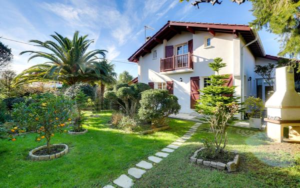 Maison à vendre    5 pièces • 165 m2 Saint-Pée-sur-Nivelle