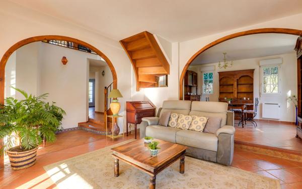 Maison à vendre    5 pièces • 165 m2 Saint-Pée-sur-Nivelle