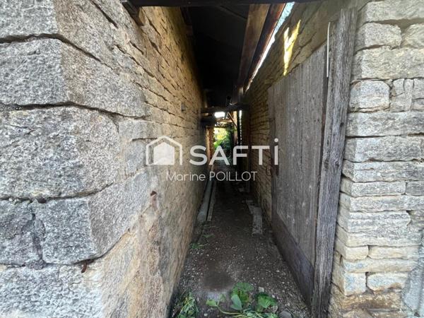 HAUTEVILLE LES DIJON ; Ancienne écurie avec terrain, à réhabiliter selon vos projets