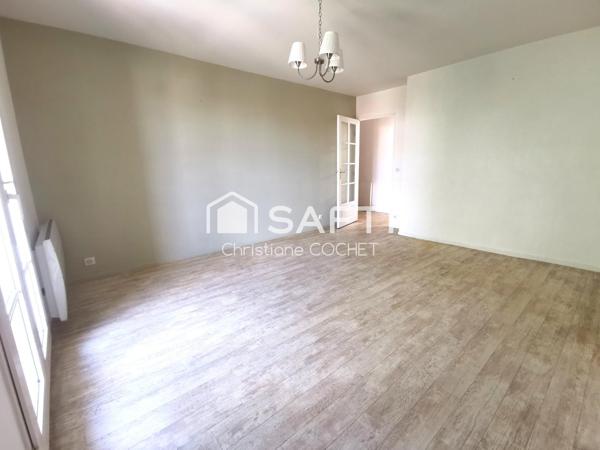 Très bel appartement T3 proche gare de Melun à pied avec balcon, cave et box en s/sol