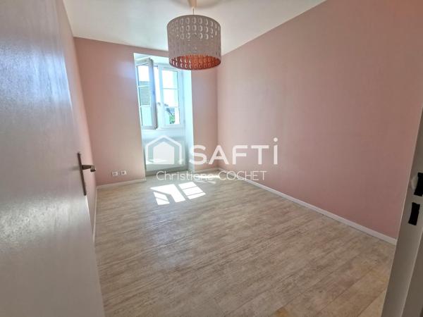 Très bel appartement T3 proche gare de Melun à pied avec balcon, cave et box en s/sol