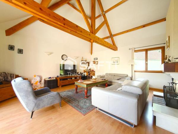 Maison rénovée de 147.5 m² à Bourron-Marlotte : charme, lumière et plafond cathédrale, au cœur d’un magnifique jardin arboré de 1 600 m².