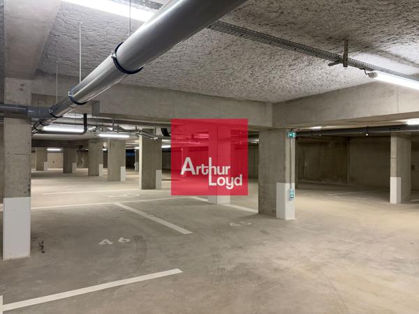 Bureaux neufs à vendre à Grenoble dans immeuble avec terrasses et parking