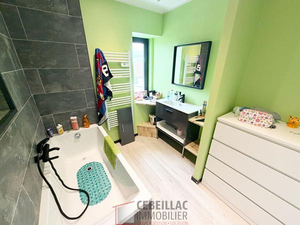 Maison 6 pièce(s) 4 chambre(s) 141.78 m²