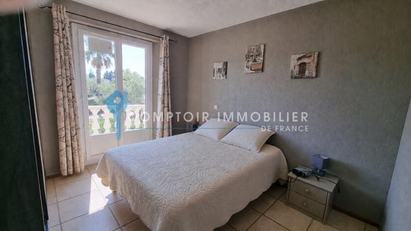 Villa
                                                                                                                                                                                                                                                                                                                        4 pièce(s)                                                                                                                                                                                                          3 chambre(s)                                                                                                                                                                                                          70  m²