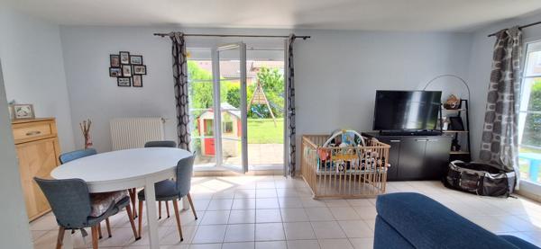 Maison de ville récente 3 CH à vendre à Bourg-en-Bresse - Confort et emplacement idéal
