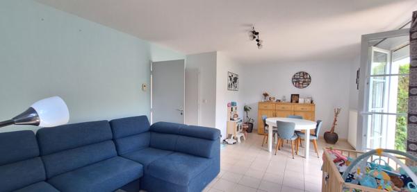 Maison de ville récente 3 CH à vendre à Bourg-en-Bresse - Confort et emplacement idéal
