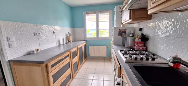Maison de ville récente 3 CH à vendre à Bourg-en-Bresse - Confort et emplacement idéal