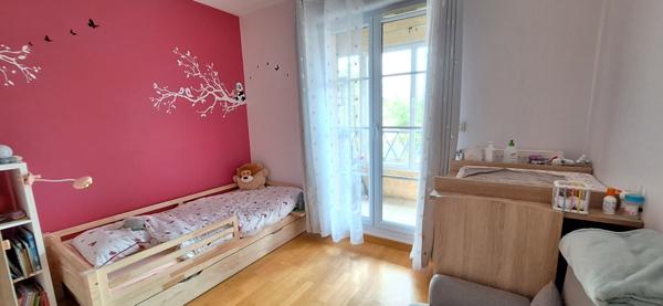 Maison de ville récente 3 CH à vendre à Bourg-en-Bresse - Confort et emplacement idéal