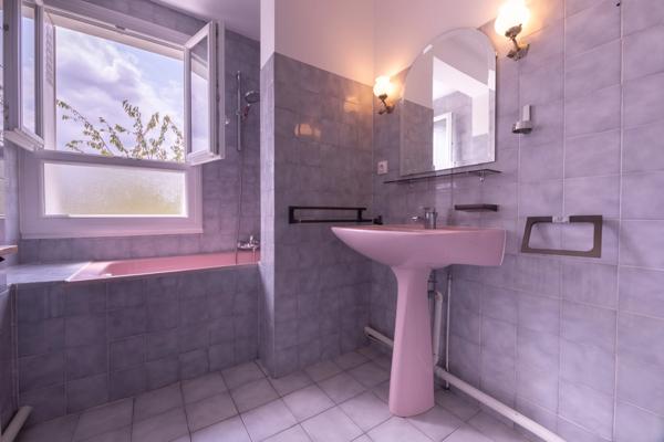 BILLÈRE (64) – Maison familiale de 126 M² – 4 chambres et bureau – Terrasse, garage et grand jardin.