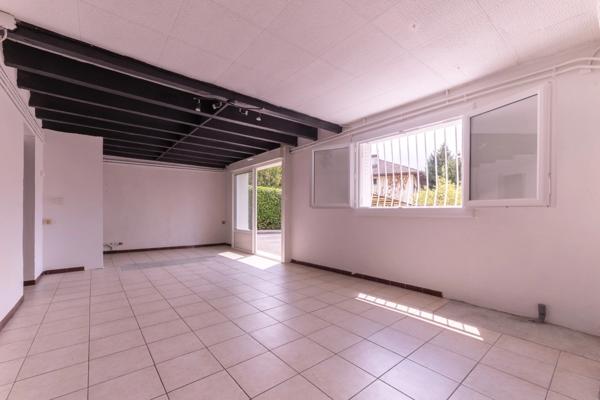 BILLÈRE (64) – Maison familiale de 126 M² – 4 chambres et bureau – Terrasse, garage et grand jardin.