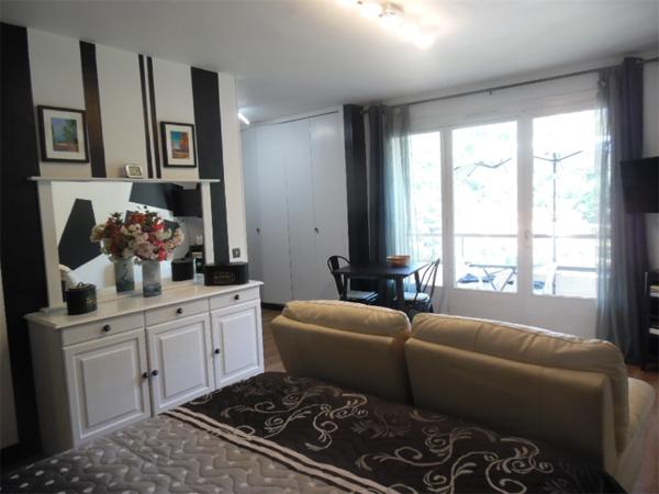 magnifique studio ensoleillé avec balcon et parking