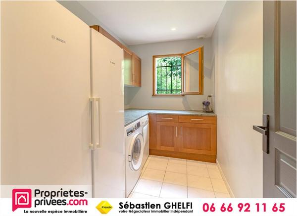 belle maison avec 4 chambres dont 1 suite avec superbe parc arboré