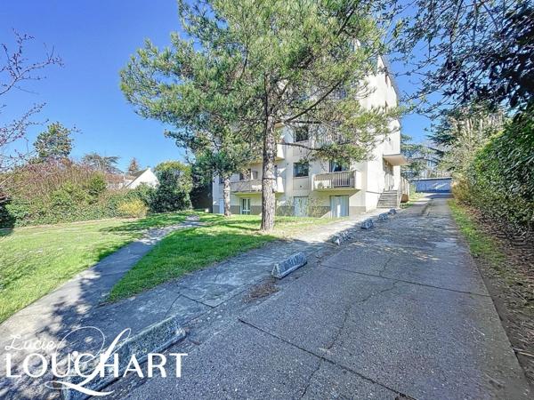 APPARTEMENT FAMILIALE DE 96M2 - 3 CHAMBRES-DOUBLE SÉJOUR