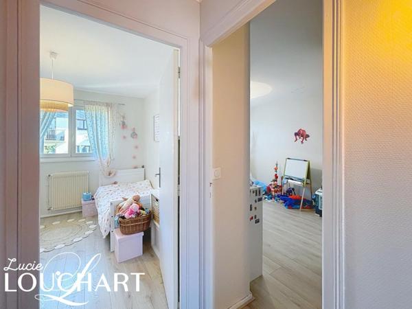 APPARTEMENT FAMILIALE DE 96M2 - 3 CHAMBRES-DOUBLE SÉJOUR