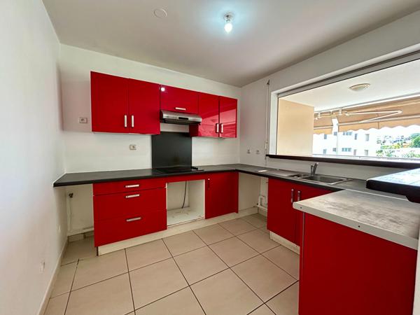 Appartement 4 pièces à louer à Schoelcher avec grande terrasse et parking