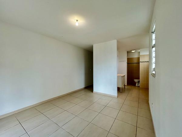 Appartement 4 pièces à louer à Schoelcher avec grande terrasse et parking