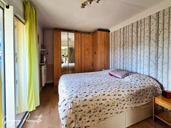 Grand balcon sur jardin + loggia pour ce T3 à Six-Fours-les-Plages