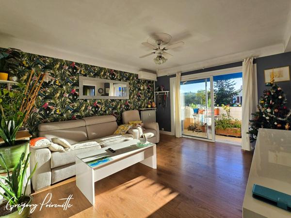 Grand balcon sur jardin + loggia pour ce T3 à Six-Fours-les-Plages