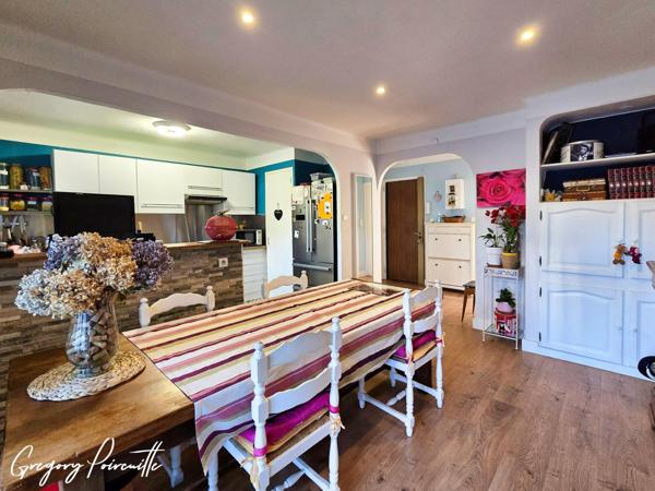 Grand balcon sur jardin + loggia pour ce T3 à Six-Fours-les-Plages