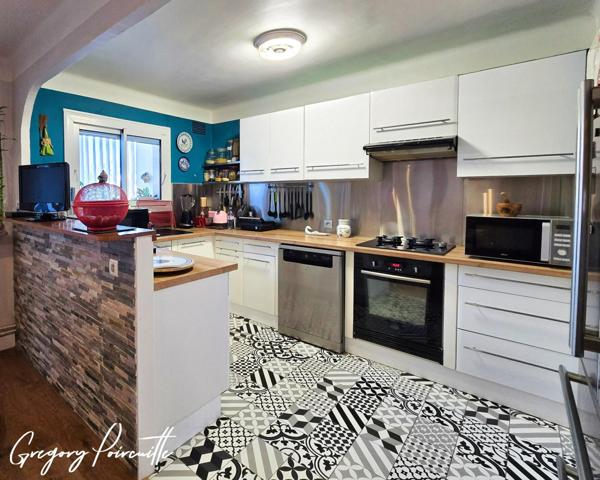 Grand balcon sur jardin + loggia pour ce T3 à Six-Fours-les-Plages