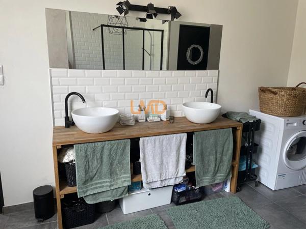 Aveyron, maison de deux appartements