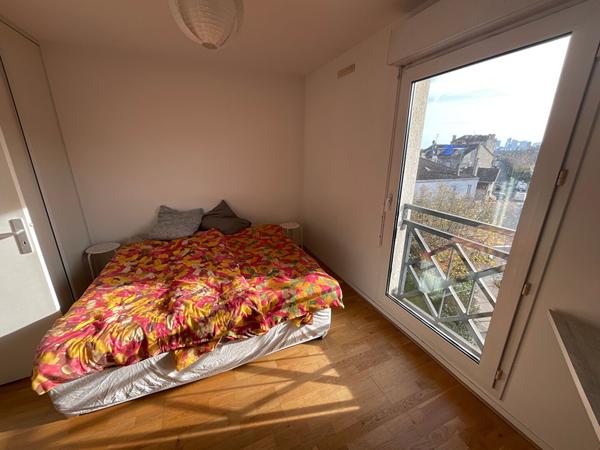 Appartement 3 pieces  / immeuble recent / proche gare de Houilles