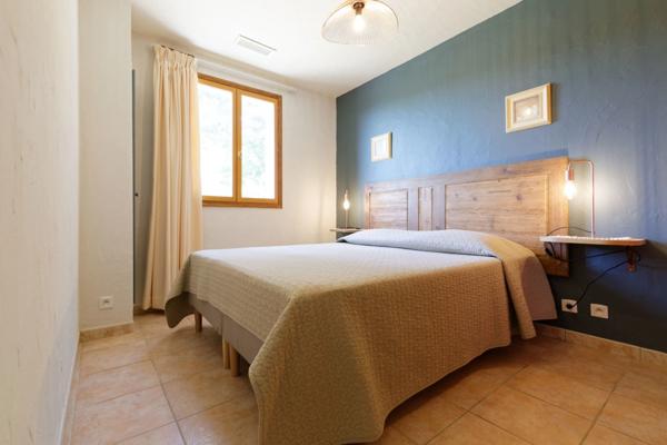 MARCIAC(32) proche, BELLE PROPRIETE GASCONNE 3ha, maison de maitre, 4 gîtes, piscine, boxes à chevaux