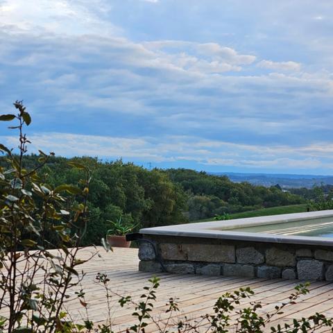 MARCIAC(32) proche, BELLE PROPRIETE GASCONNE 3ha, maison de maitre, 4 gîtes, piscine, boxes à chevaux
