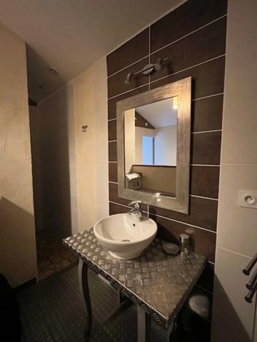 MARCIAC(32) proche, BELLE PROPRIETE GASCONNE 3ha, maison de maitre, 4 gîtes, piscine, boxes à chevaux