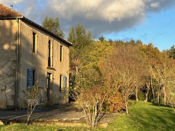 MARCIAC(32) proche, BELLE PROPRIETE GASCONNE 3ha, maison de maitre, 4 gîtes, piscine, boxes à chevaux