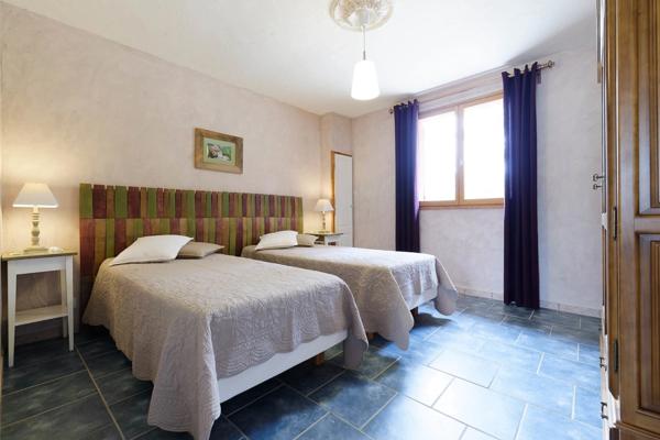 MARCIAC(32) proche, BELLE PROPRIETE GASCONNE 3ha, maison de maitre, 4 gîtes, piscine, boxes à chevaux