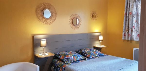 MARCIAC(32) proche, BELLE PROPRIETE GASCONNE 3ha, maison de maitre, 4 gîtes, piscine, boxes à chevaux