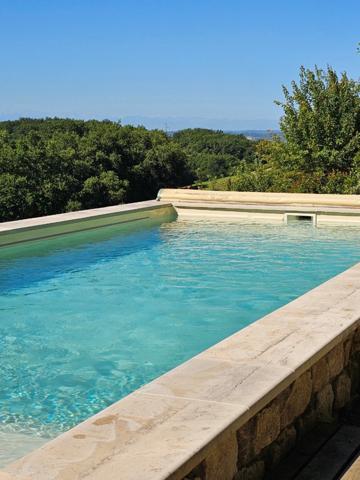 MARCIAC(32) proche, BELLE PROPRIETE GASCONNE 3ha, maison de maitre, 4 gîtes, piscine, boxes à chevaux